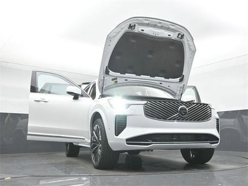 New 2026 Volvo XC90 T8 Ultra image 56
