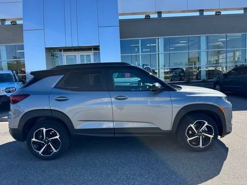 Used 2023 Chevrolet TrailBlazer RS AWD/4WD image 35