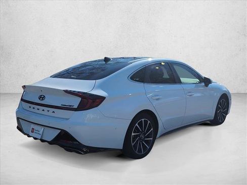 Used 2021 Hyundai Sonata Limited w/ Preferred Accessory Package image 5