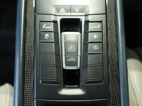 Certified 2017 Porsche 911 Turbo S image 22