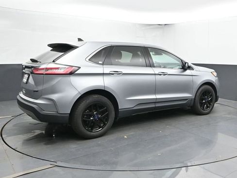 Used 2021 Ford Edge SEL w/ Convenience Package FWD image 2
