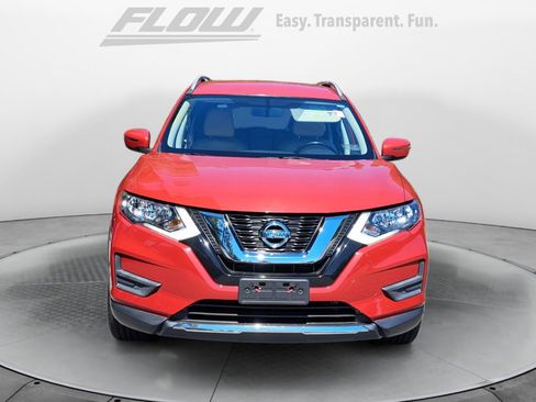 Used 2017 Nissan Rogue SV AWD/4WD image 3
