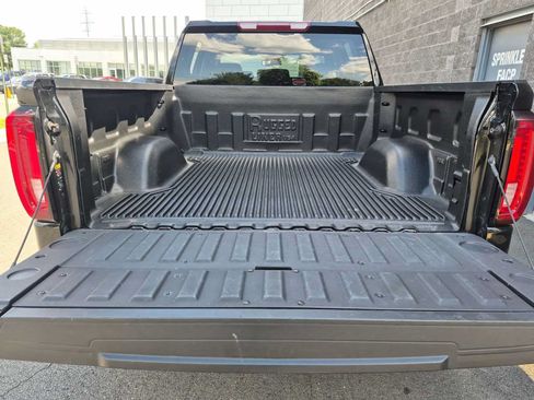 Used 2025 GMC Sierra 1500 SLT AWD/4WD image 32
