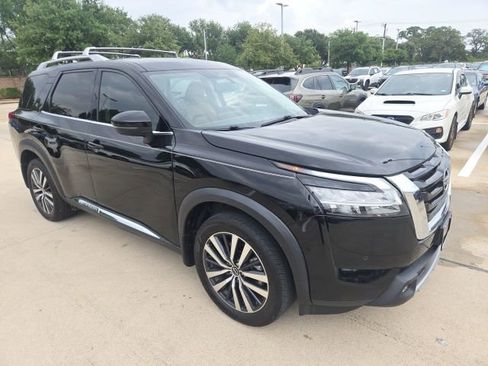 Used 2022 Nissan Pathfinder Platinum w/ Cargo Package FWD image 1