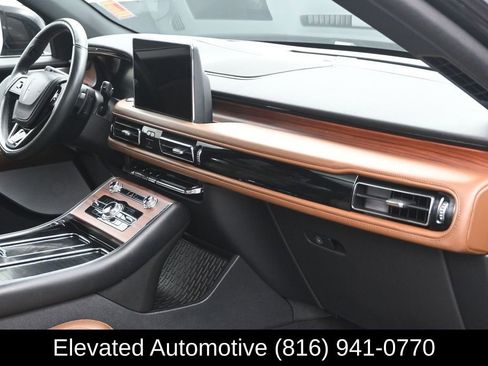 Used 2023 Lincoln Aviator Reserve w/ Equipment Group 201A AWD/4WD image 6
