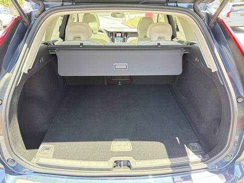 Certified 2024 Volvo XC60 B5 Plus AWD/4WD image 23