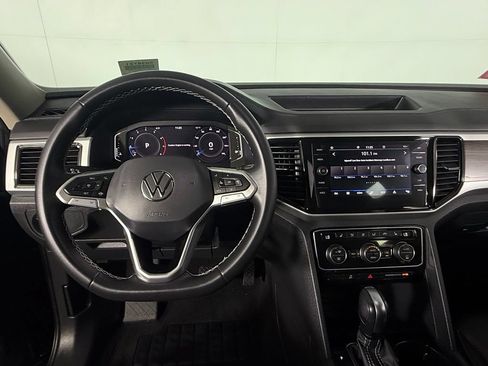Used 2023 Volkswagen Atlas SE w/ Black Wheel Package FWD image 14