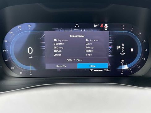 Used 2025 Volvo XC40 B5 Plus w/ Protection Package Premier image 25