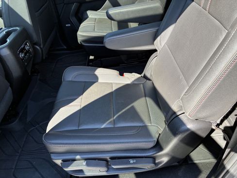 Used 2023 Chevrolet Suburban RST w/ Luxury Package image 14