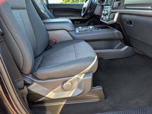 Used 2024 Ford Expedition XLT AWD/4WD image 23