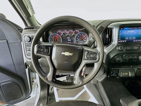 Used 2020 Chevrolet Silverado 2500 LT AWD/4WD image 11