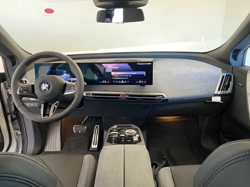 Used 2026 BMW iX xDrive60 w/ M Sport Package AWD/4WD image 15
