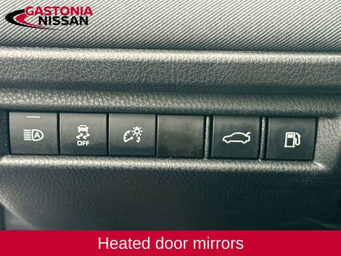 Used 2025 Toyota Camry LE image 11