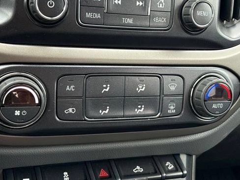 Used 2017 Chevrolet Colorado Z71 w/ Z71 Midnight Edition AWD/4WD image 18