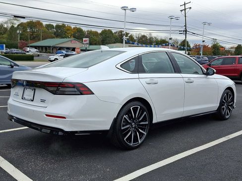 New 2025 Honda Accord Touring image 4