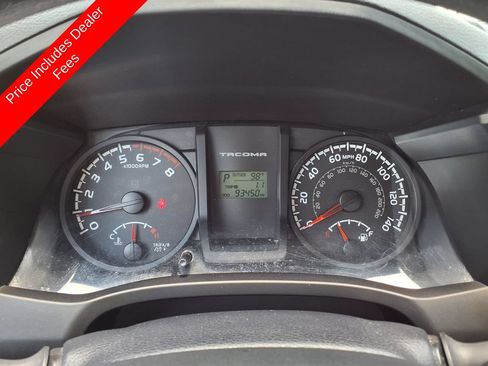 Used 2017 Toyota Tacoma SR AWD/4WD image 29
