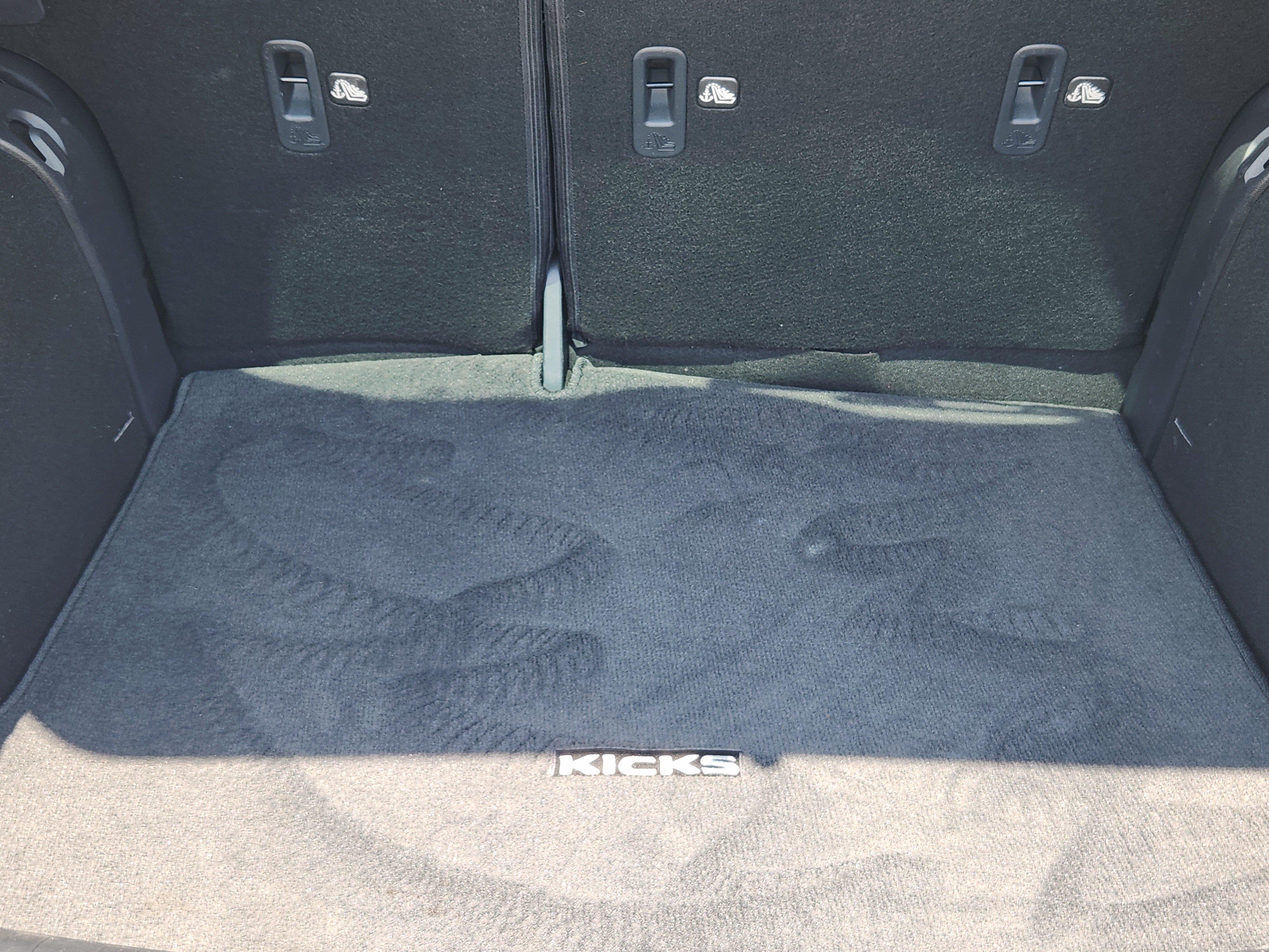 Used 2024 Nissan Kicks SR FWD image 33