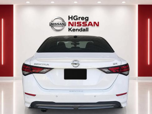 Used 2023 Nissan Sentra SR w/ SR Premium Package FWD image 6