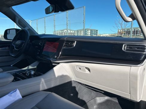 Used 2022 Jeep Wagoneer Series I image 36