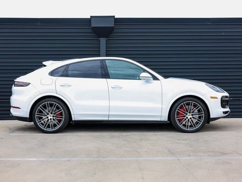 Certified 2023 Porsche Cayenne Turbo image 8