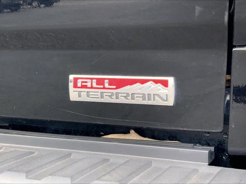 Used 2018 GMC Sierra 1500 SLT w/ All Terrain Package image 10