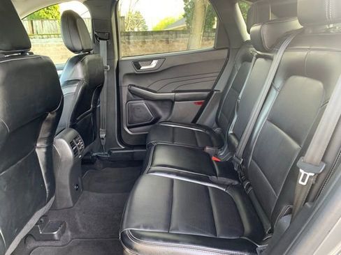 Certified 2024 Ford Escape Platinum image 17