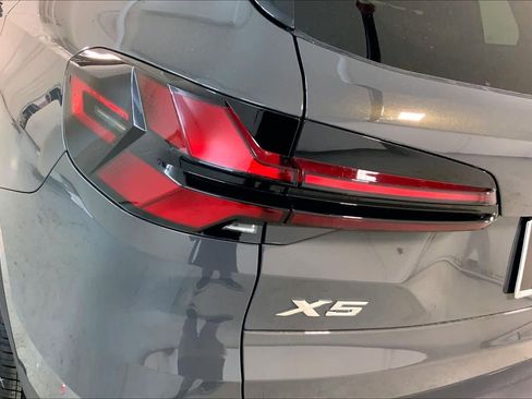 New 2026 BMW X5 xDrive40i w/ Premium Package image 14
