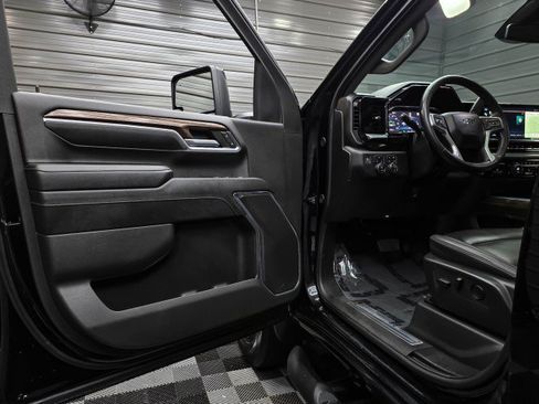 Used 2024 Chevrolet Silverado 2500 LT w/ Midnight Edition AWD/4WD image 35