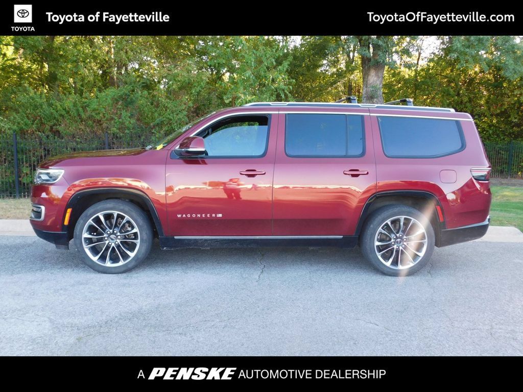 Used 2022 Jeep Wagoneer Series III w/ Premium Group I AWD/4WD image 2