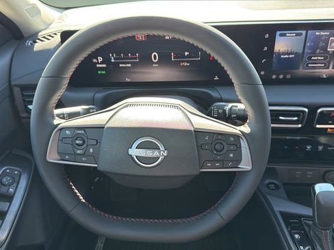 New 2026 Nissan Sentra SR FWD image 9
