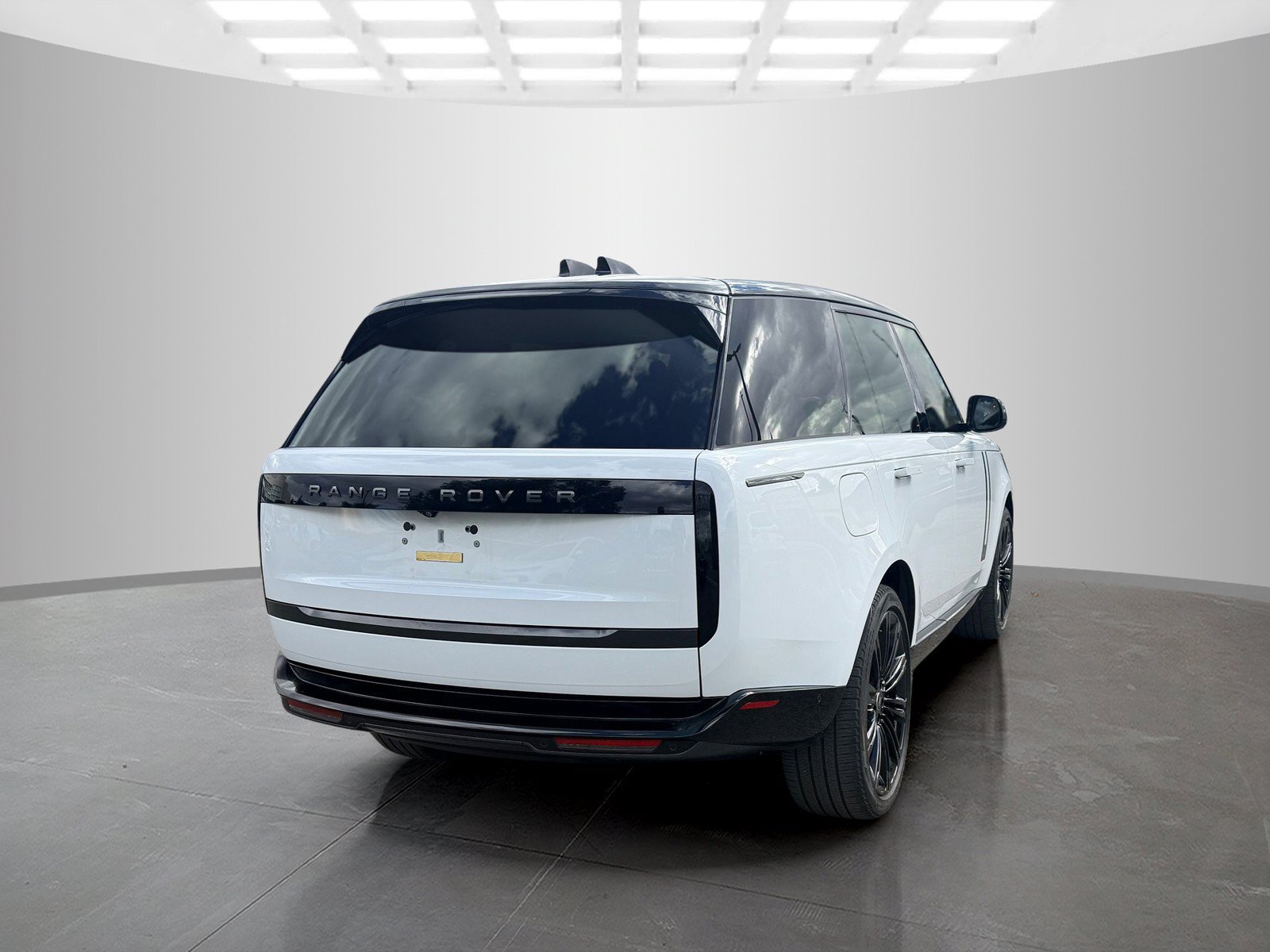 Used 2025 Land Rover Range Rover SE AWD/4WD image 5