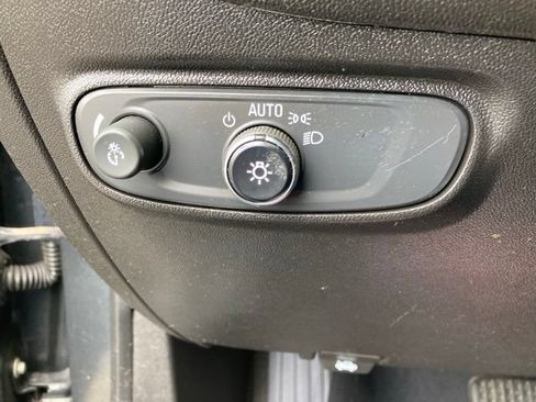 Used 2020 Chevrolet Equinox LT FWD image 18