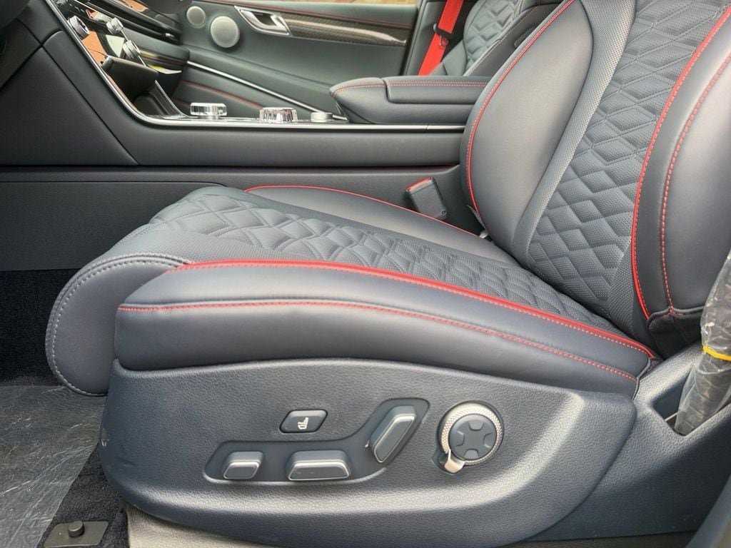 New 2026 Genesis GV80 3.5T e-SC AWD/4WD image 11