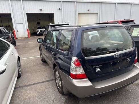 Used 2006 Subaru Forester 2.5X L.L. Bean image 9