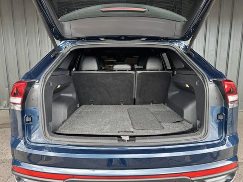 Used 2023 Volkswagen Atlas Cross Sport SE FWD image 16