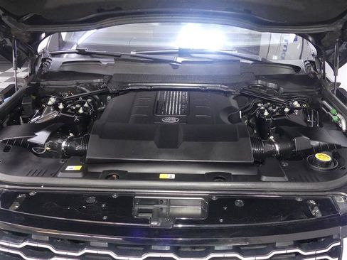 Used 2018 Land Rover Range Rover HSE image 12