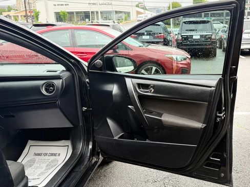 Used 2019 Toyota Corolla LE FWD image 29