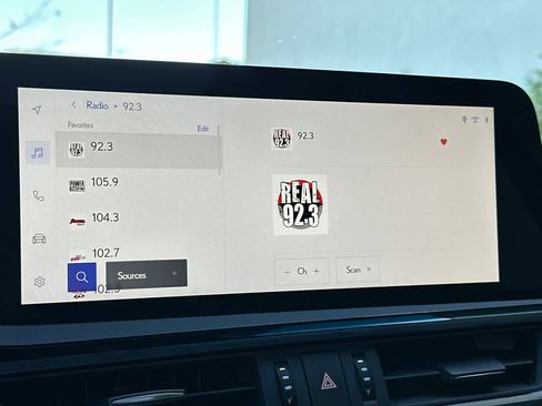 Used 2025 Lexus ES 350 w/ Premium Package image 19