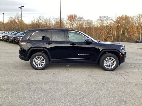 New 2025 Jeep Grand Cherokee Laredo X w/ Luxury Tech Group I AWD/4WD image 8