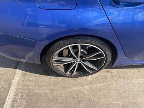 Used 2019 BMW 330i xDrive Sedan w/ M Sport Package AWD/4WD image 9
