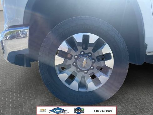 Used 2022 Chevrolet Silverado 2500 LT w/ Convenience Package AWD/4WD image 9