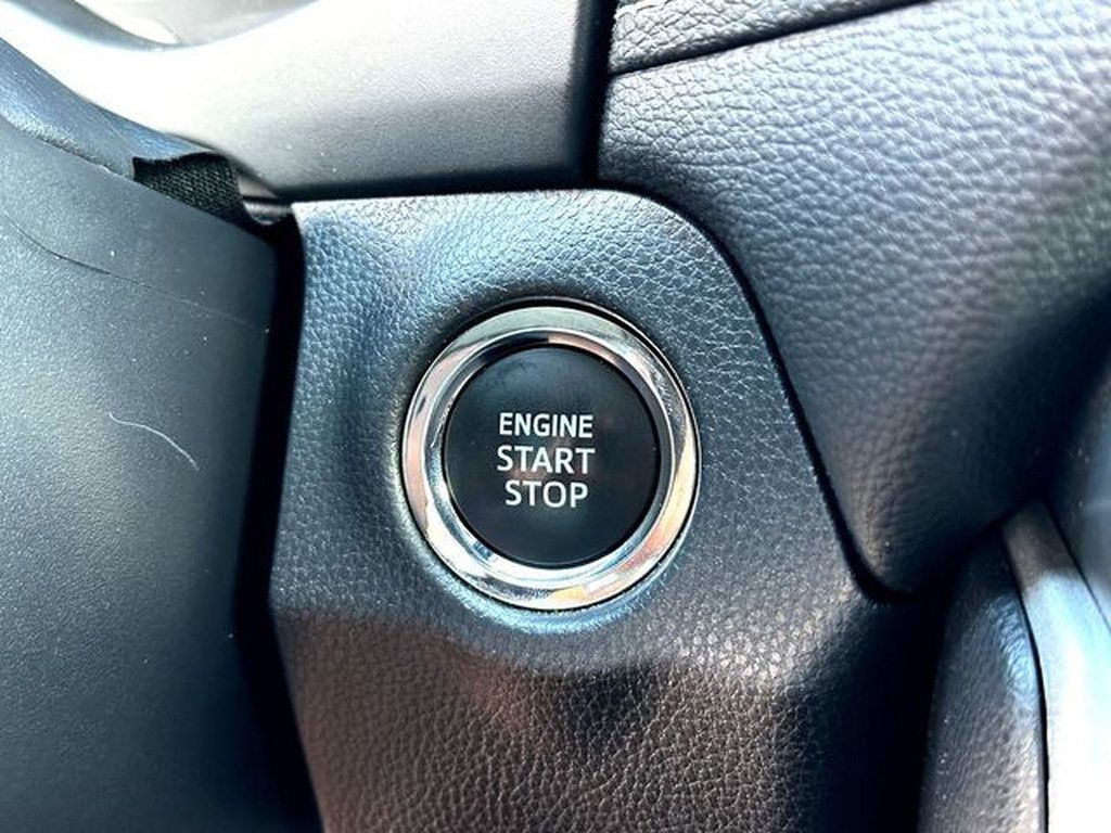 Certified 2025 Toyota RAV4 XLE AWD/4WD image 17