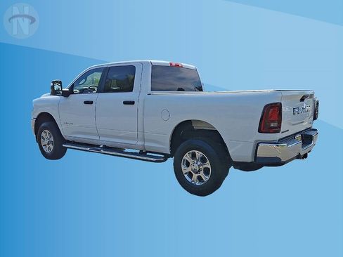 Used 2025 RAM 2500 Big Horn AWD/4WD image 6