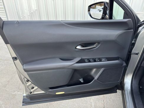 Used 2022 Lexus UX 200 image 40