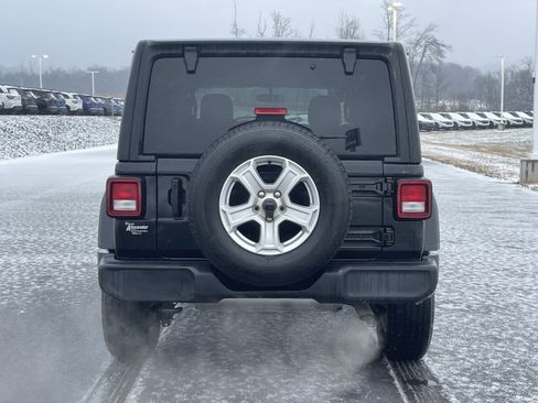 Used 2022 Jeep Wrangler Unlimited Sport image 4