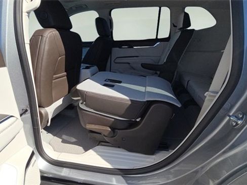 New 2026 GMC Acadia Denali image 38