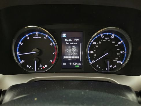Used 2018 Toyota RAV4 Limited FWD image 22