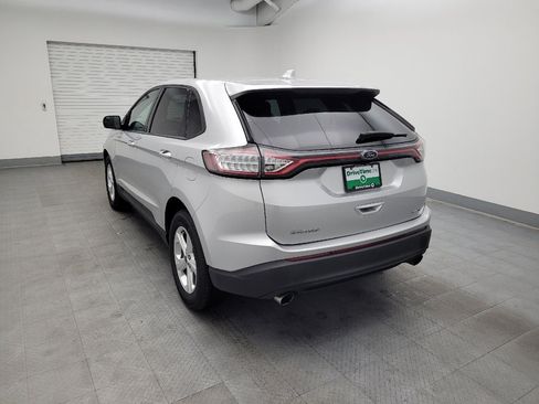 Used 2018 Ford Edge SE image 5
