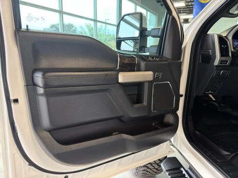 Used 2022 Ford F250 Lariat w/ Lariat Ultimate Package AWD/4WD image 10
