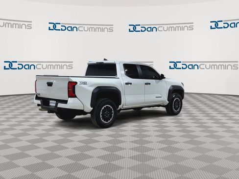 Used 2025 Toyota Tacoma TRD Off-Road image 9